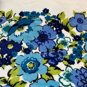 Vera Bradley Blueberry Blooms fleece throw